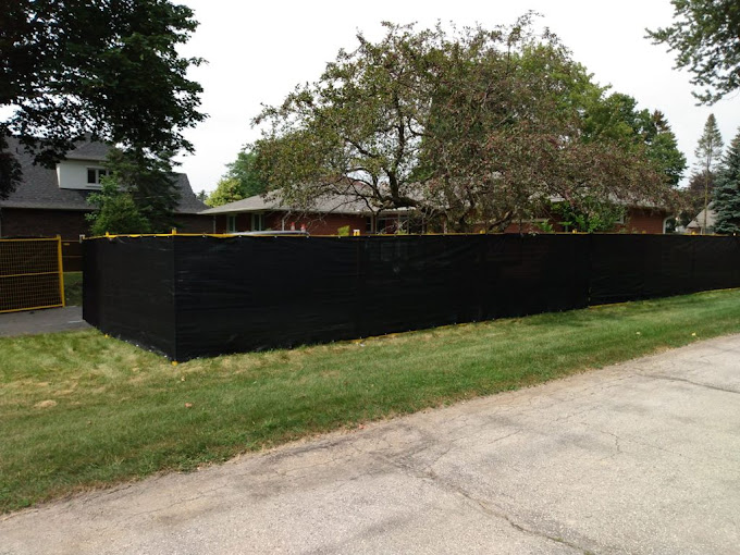 Lennex offers a variety of temporary fences for sale!